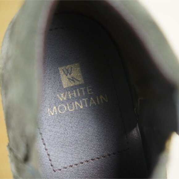 White Mountain Women's Suede Delaney Block Heel Booties 9.5M Western Classic - Picture 9 of 10